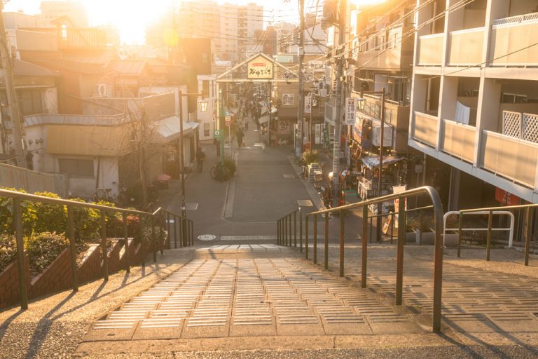 レトロな街並みで人気を高める谷中の街の特徴や歴史 – 東京事務所探しプラス